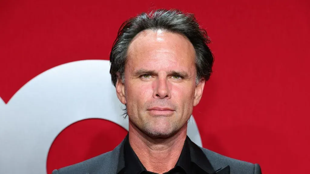 والتون گاگینز (Walton Goggins)