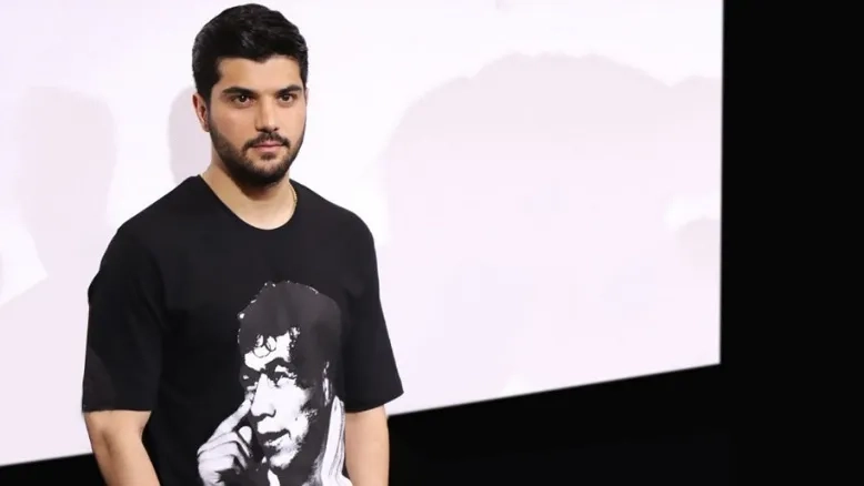 سینا مهراد مجری مسابقه ورزشی «کاپیتان» شد