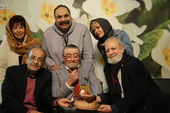 رضا رویگری را در جشن تولد ۷۵ سالگی اش ببینید (ویدئو)