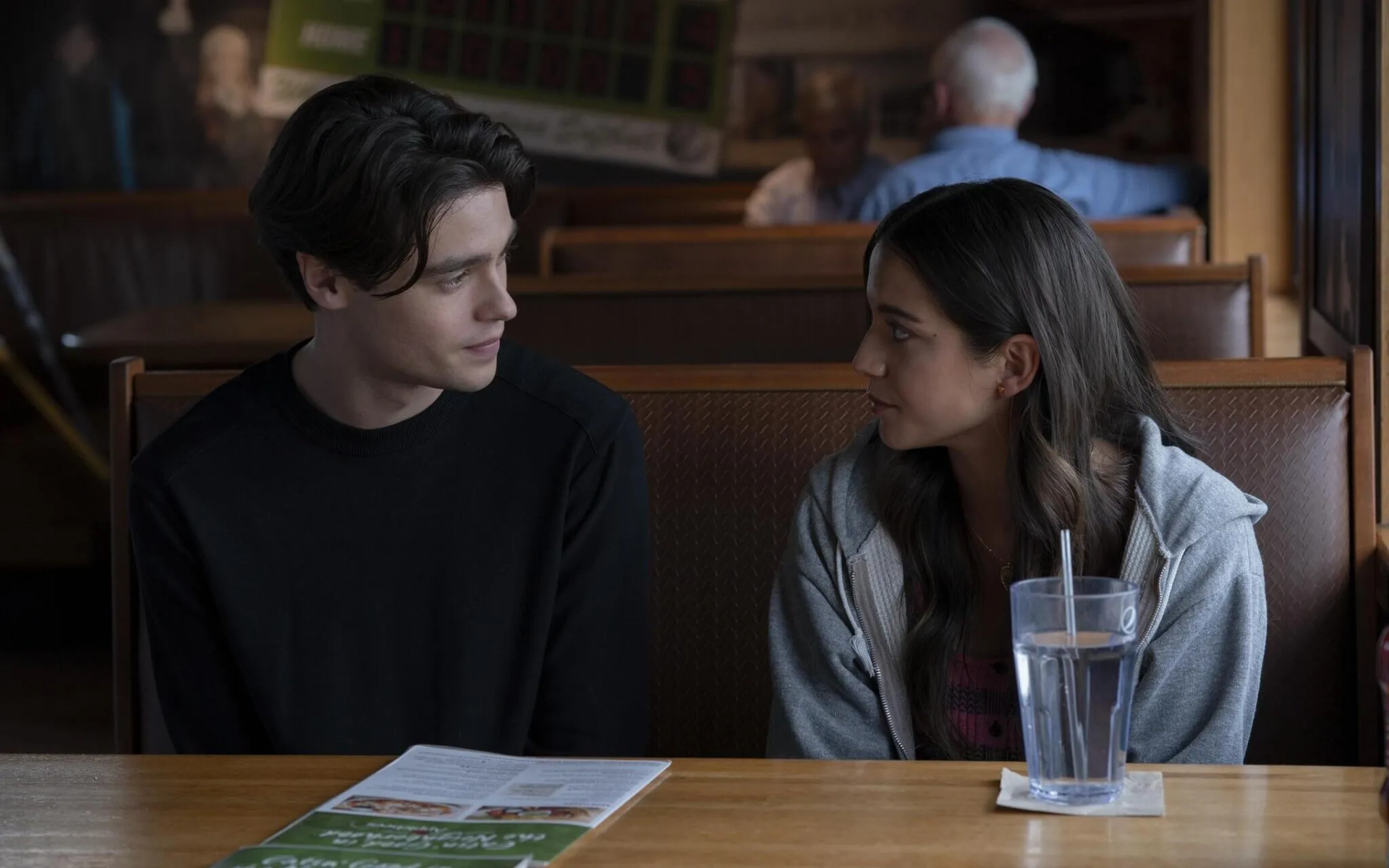 فیلم عقب گرد ناتمام (Turtles All the Way Down 2024)