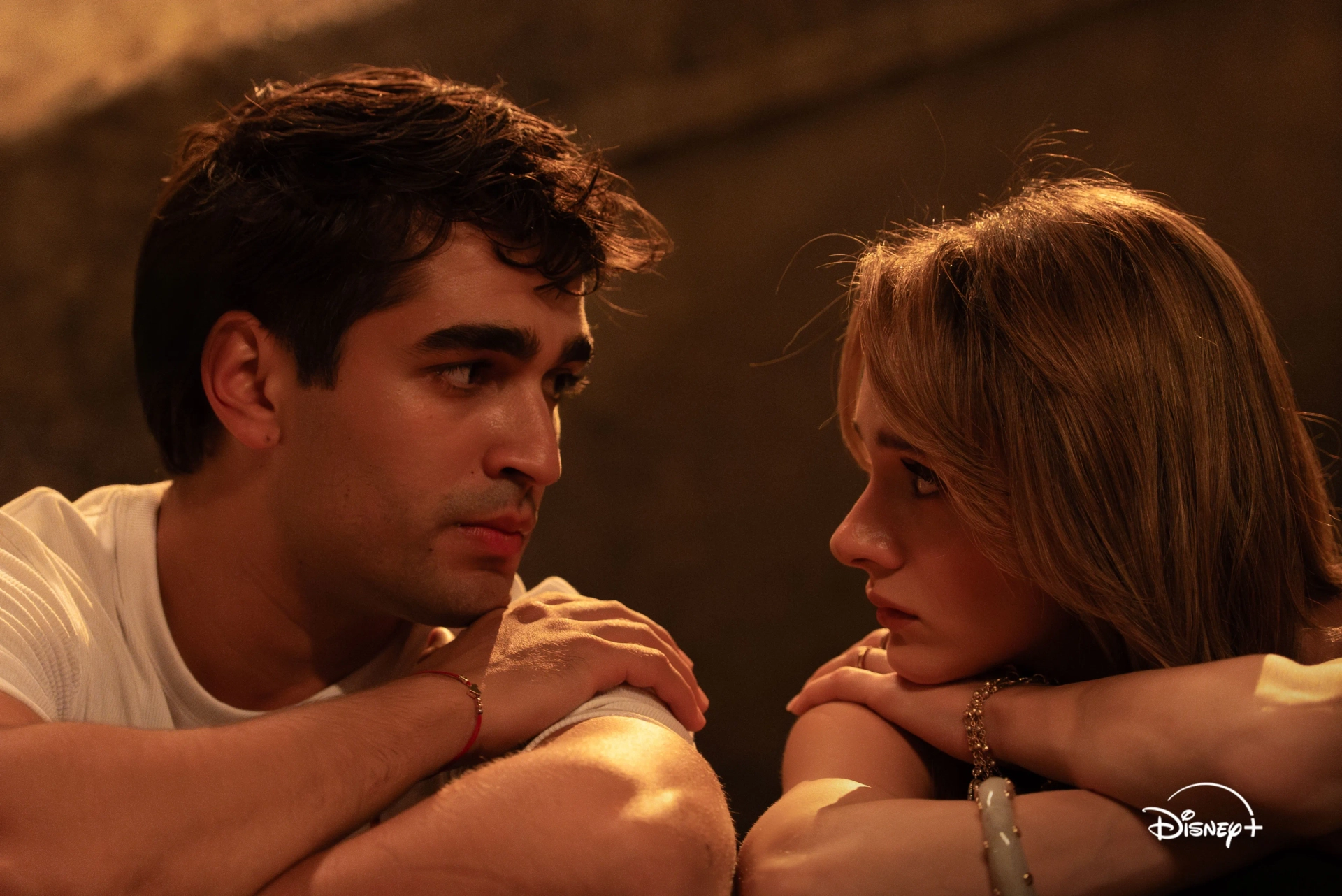 سریال ترکی ما چیزیمون نمیشه (Bize Bi'Sey Olmaz)