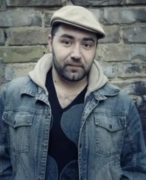 رومان کانونیک