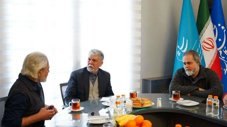 دیدار وزیر ارشاد از دبیرخانه جشنواره فیلم فجر و تاکید بر لزوم ارج نهادن بر این رویداد ملی