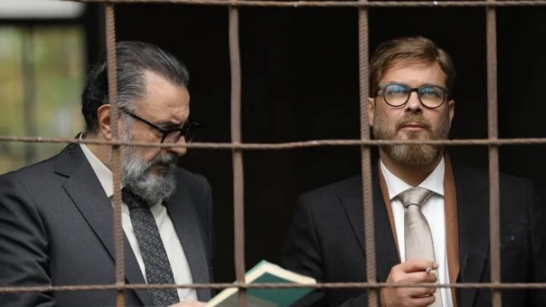 اولین تصاویر فیلم «غبار میمون» از آثار جشنواره فجر ۴۴ با حضور پژمان بازغی منتشر شد 