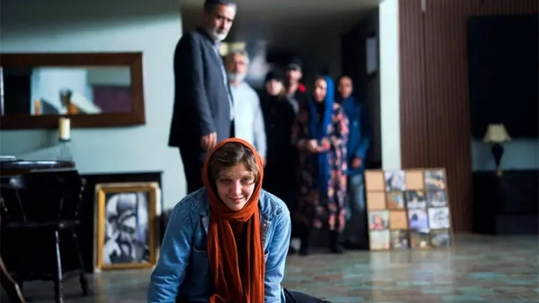 تیزر فیلم سینمایی غوطه‌ور منتخب جشنواره فیلم فجر ۴۴