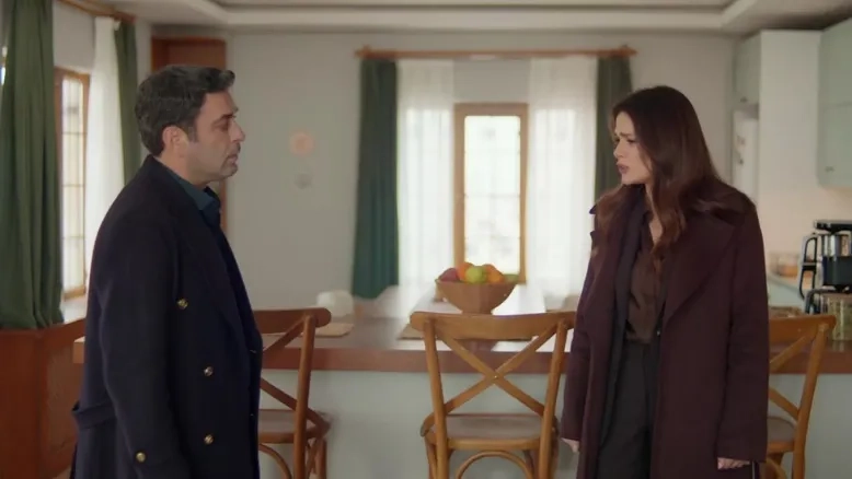 فراگمان اول قسمت چهل و نهم سریال شهر دور (Uzak Şehir) با زیرنویس فارسی 