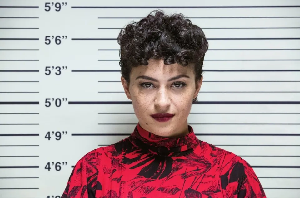 گوهر نایاب نتفلیکس؛ کمدی سیاهی که با امتیاز ۹۶٪ از دیدها پنهان مانده است 