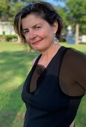 سوزان  هولدن