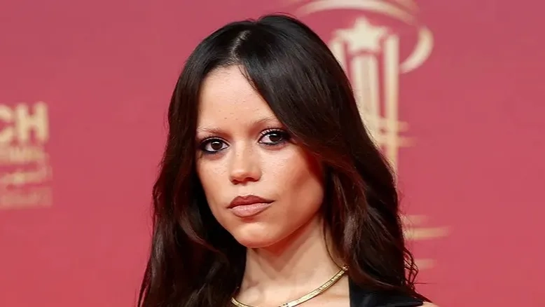 جنا اورتگا برای ایفای نقش در بازسازی فیلم Single White Female انتخاب شد