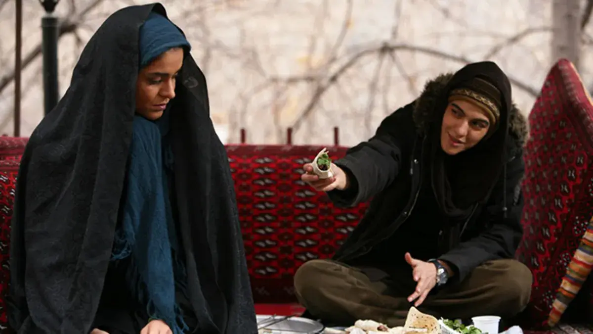 فیلم آینه های روبرو (Facing Mirrors 2012)