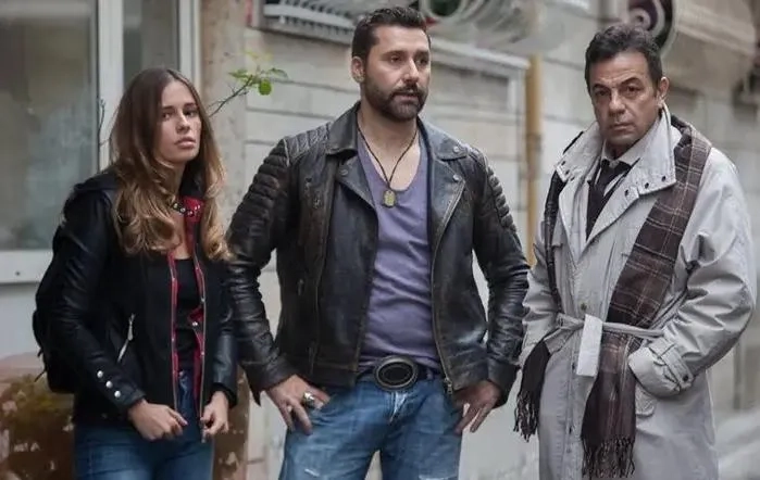 سریال ترکی جعبه سیاه (Kara Kutu 2015)