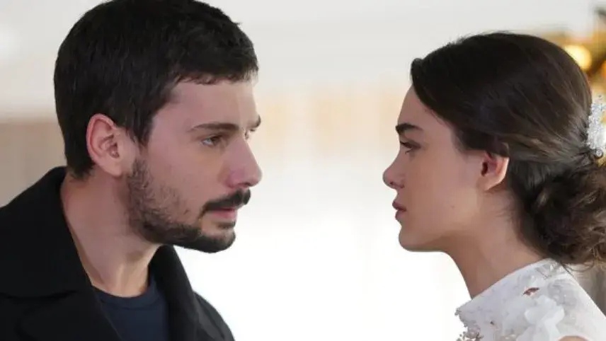 سریال ترکی عشق به گریه میندازه (Love Makes You Cry 2019)