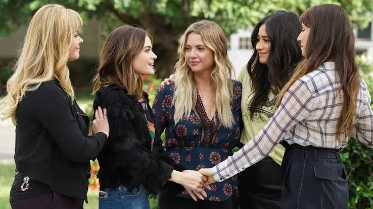 سریال دروغگوهای کوچک و زیبا (Pretty Little Liars 2010)
