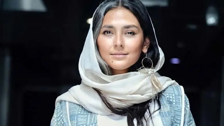 هدی زین‌العابدین با «این صداها واقعی‌ست» جایزه گرفت 
