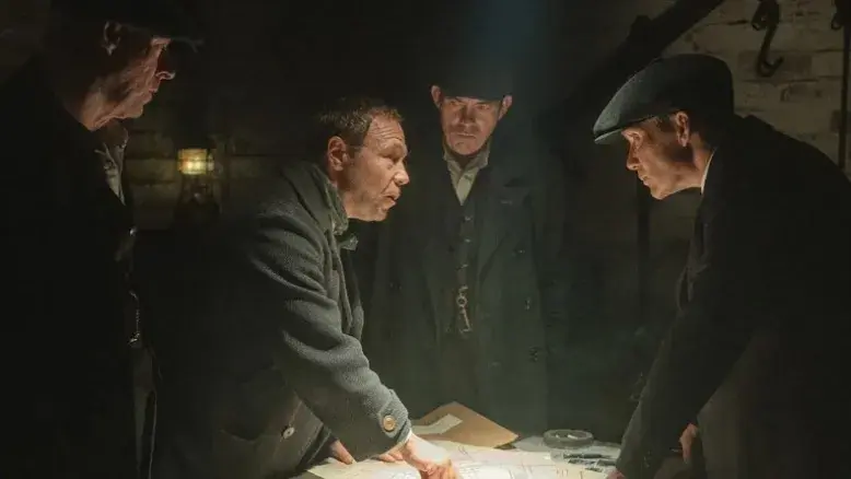 تجدید میثاق با بیرمنگام؛ «جانی داگز» و «چارلی استرانگ» به سریال جدید Peaky Blinders بازمی‌گردند