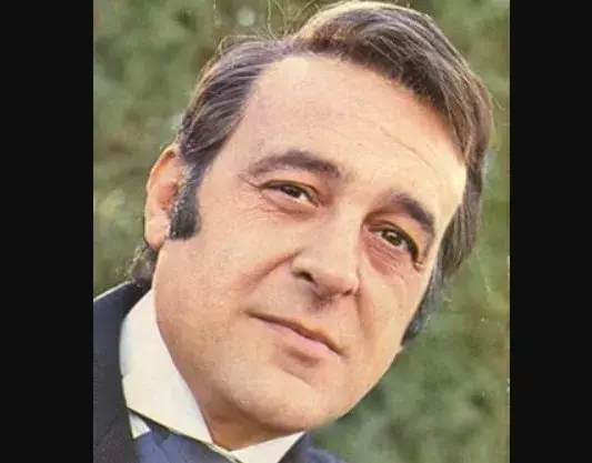 روبرتو کاماردیل