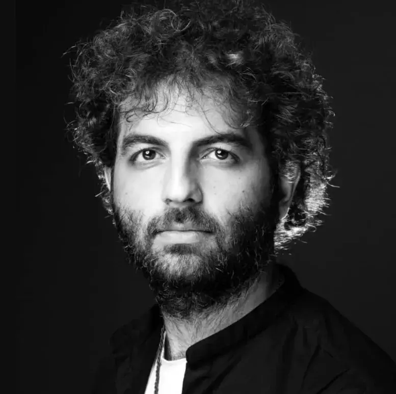 فرشاد هاشمی