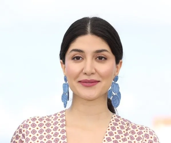 نیوشا اخشی