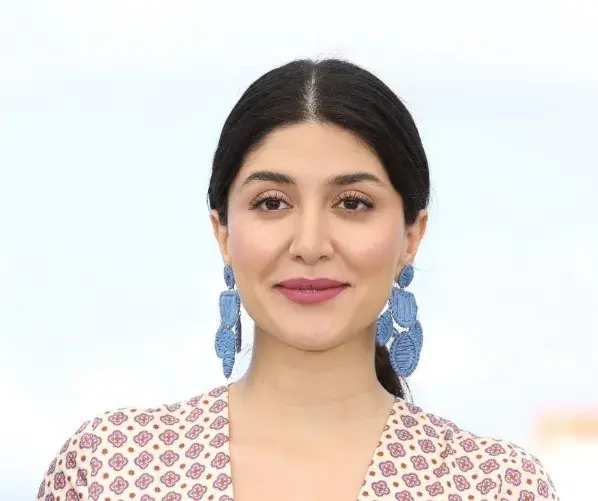 نیوشا اخشی