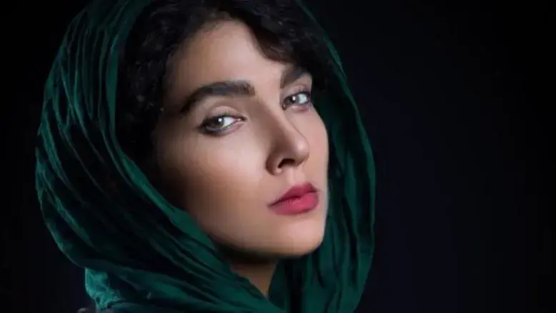 بازگشت سارا رسول‌زاده به تماشاخانه ایرانشهر با «هنوز زنده‌ایم»