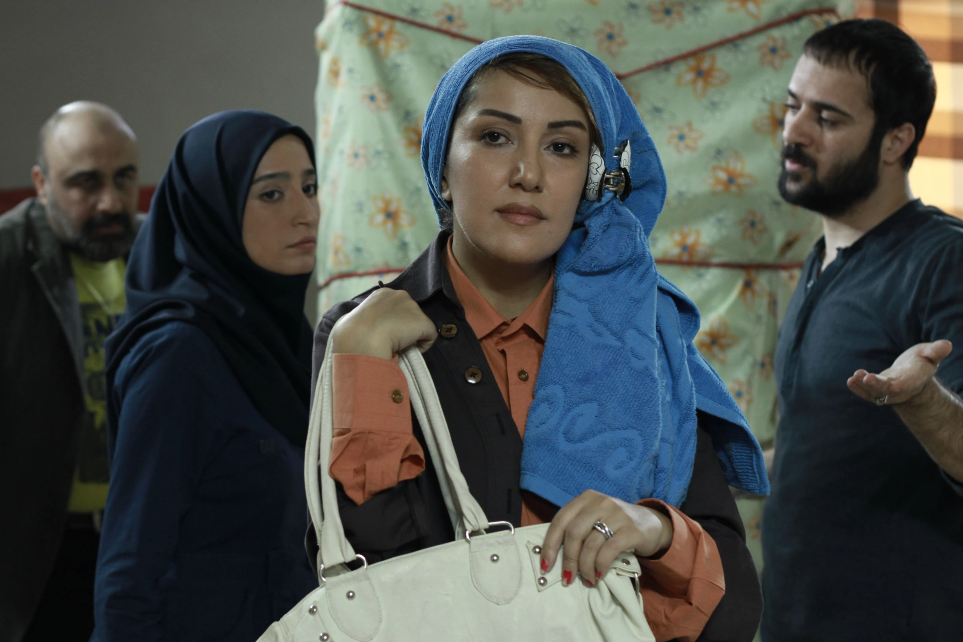 فیلم بی خود و بی جهت (Needlessly and Causelessly 2012)