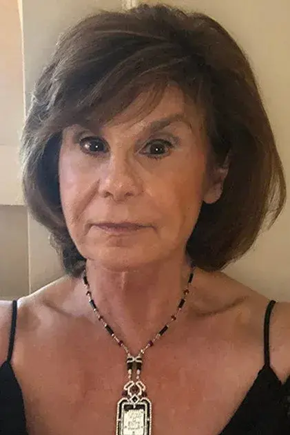 لسلی امت