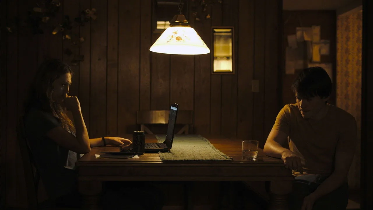 فیلم نور امیدبخش (Light from Light 2019)