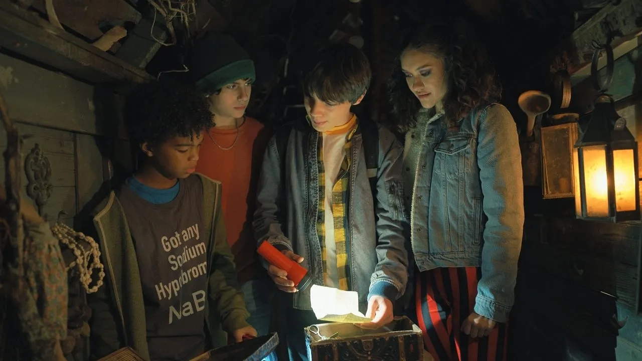 فیلم اسپیریت هالووین (Spirit Halloween: The Movie 2022)