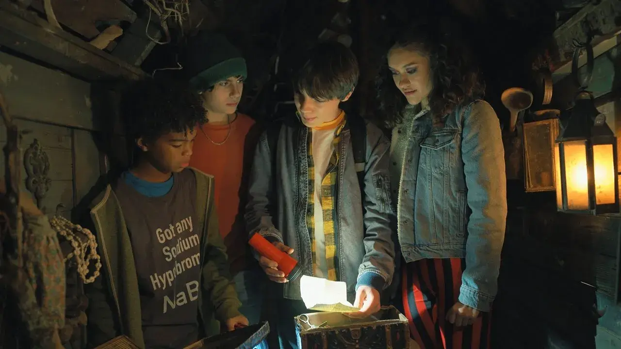 فیلم اسپیریت هالووین (Spirit Halloween: The Movie 2022)