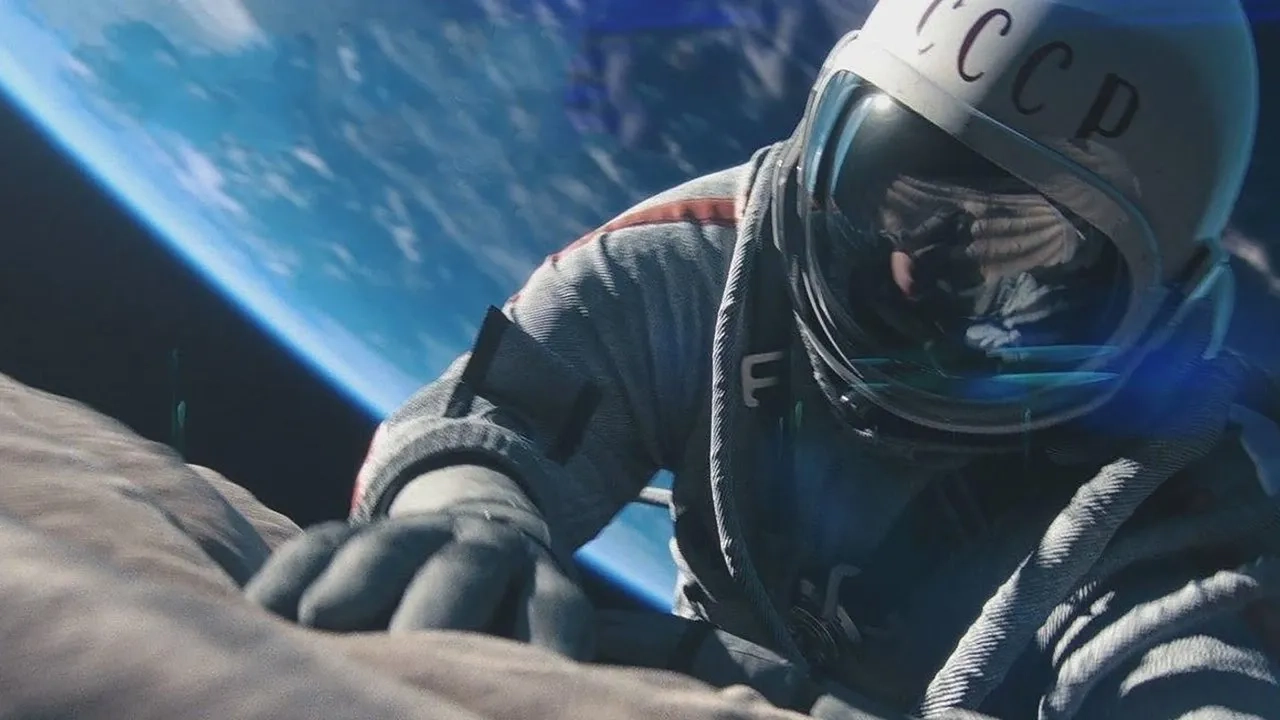 فیلم قدم زدن در فضا (The Spacewalker 2017)