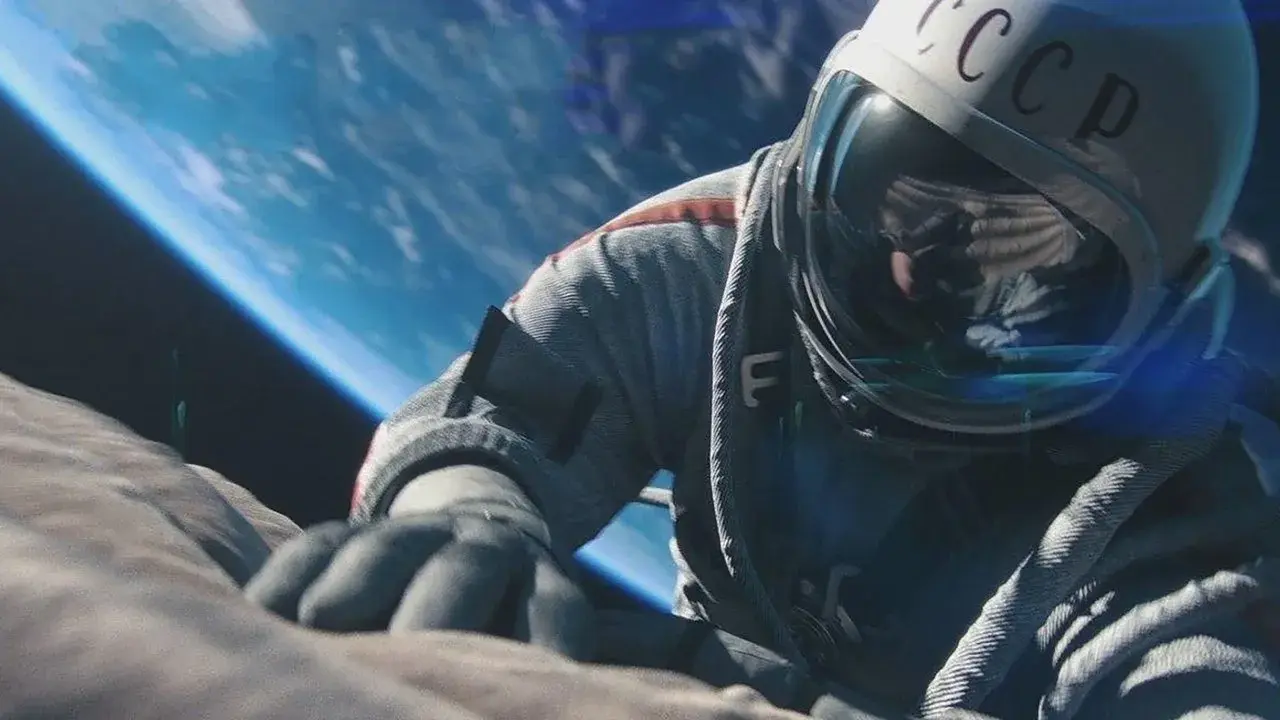 فیلم قدم زدن در فضا (The Spacewalker 2017)