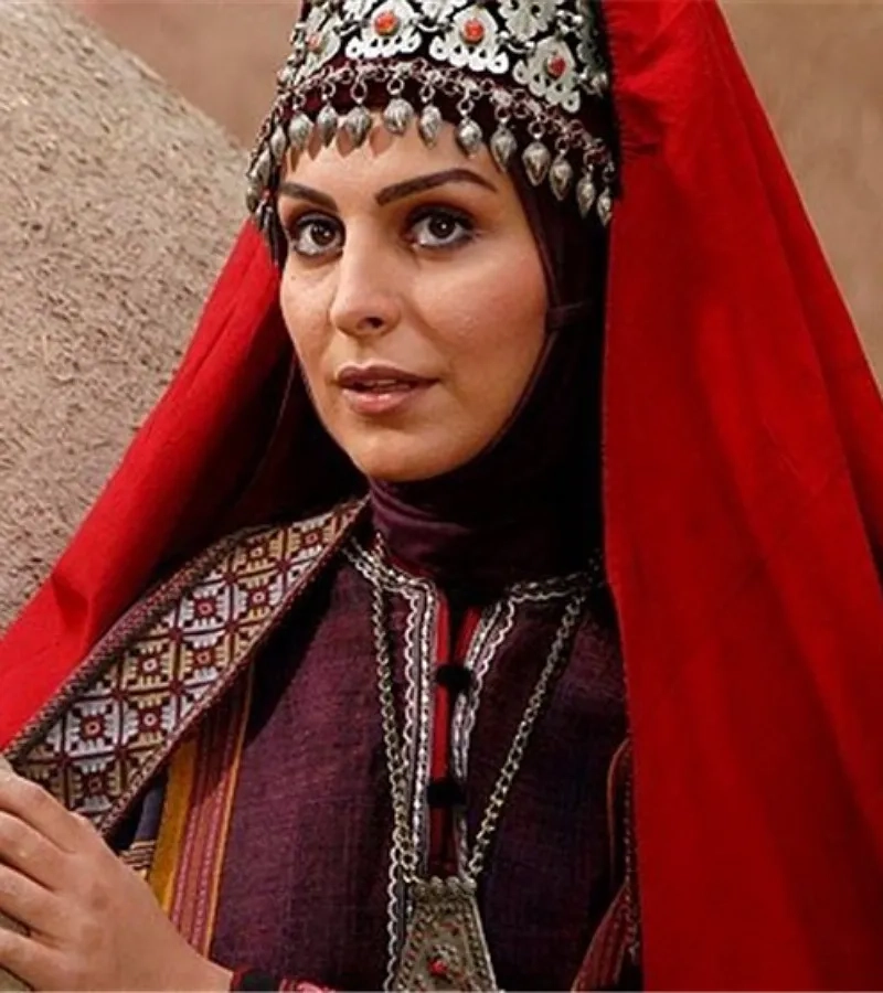 ببینید: خاطره جالب شکایت از زنده‌یاد ماه چهره خلیلی بخاطر سیلی زدن به یک مرد