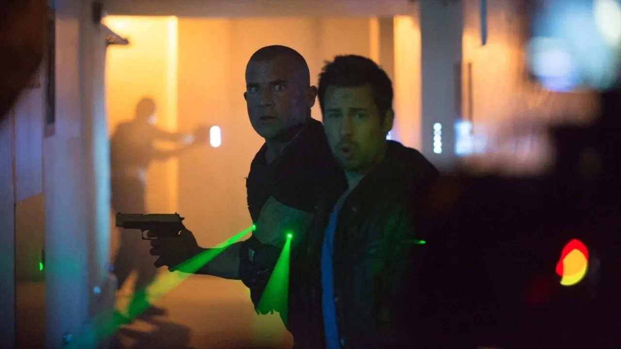 فیلم تنگنا (Gridlocked 2015)