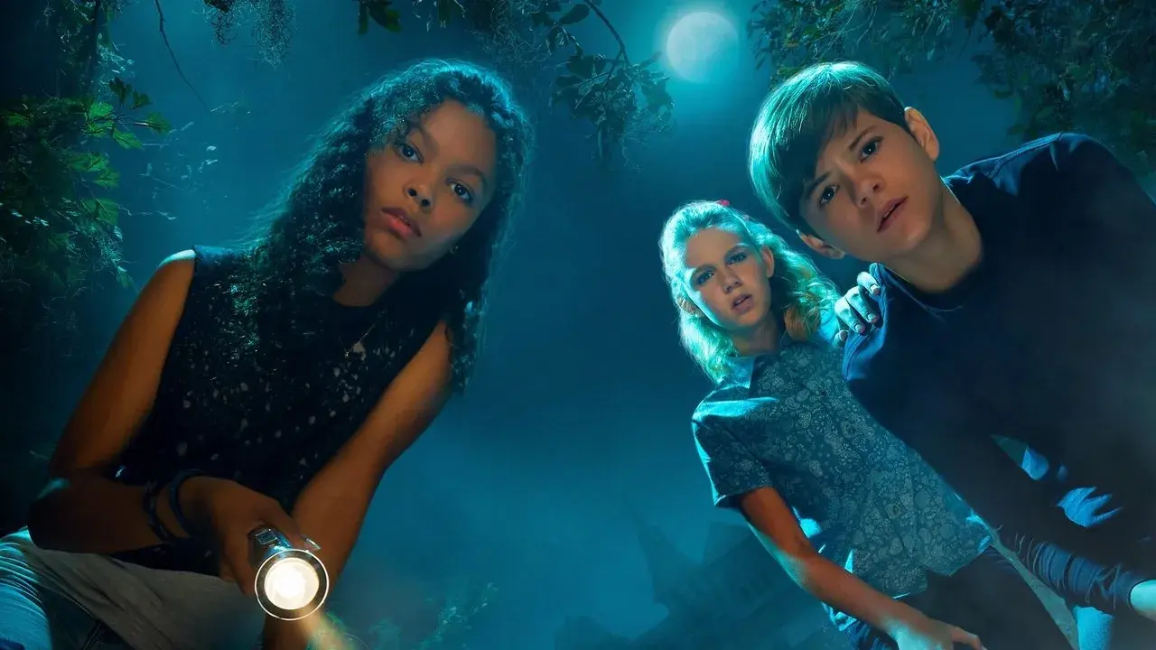 سریال اسرار چشمه های گوگرد (Secrets of Sulphur Springs 2021)