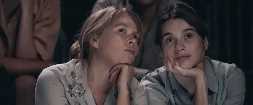 فیلم دختر درخشان (A Radiant Girl 2021)