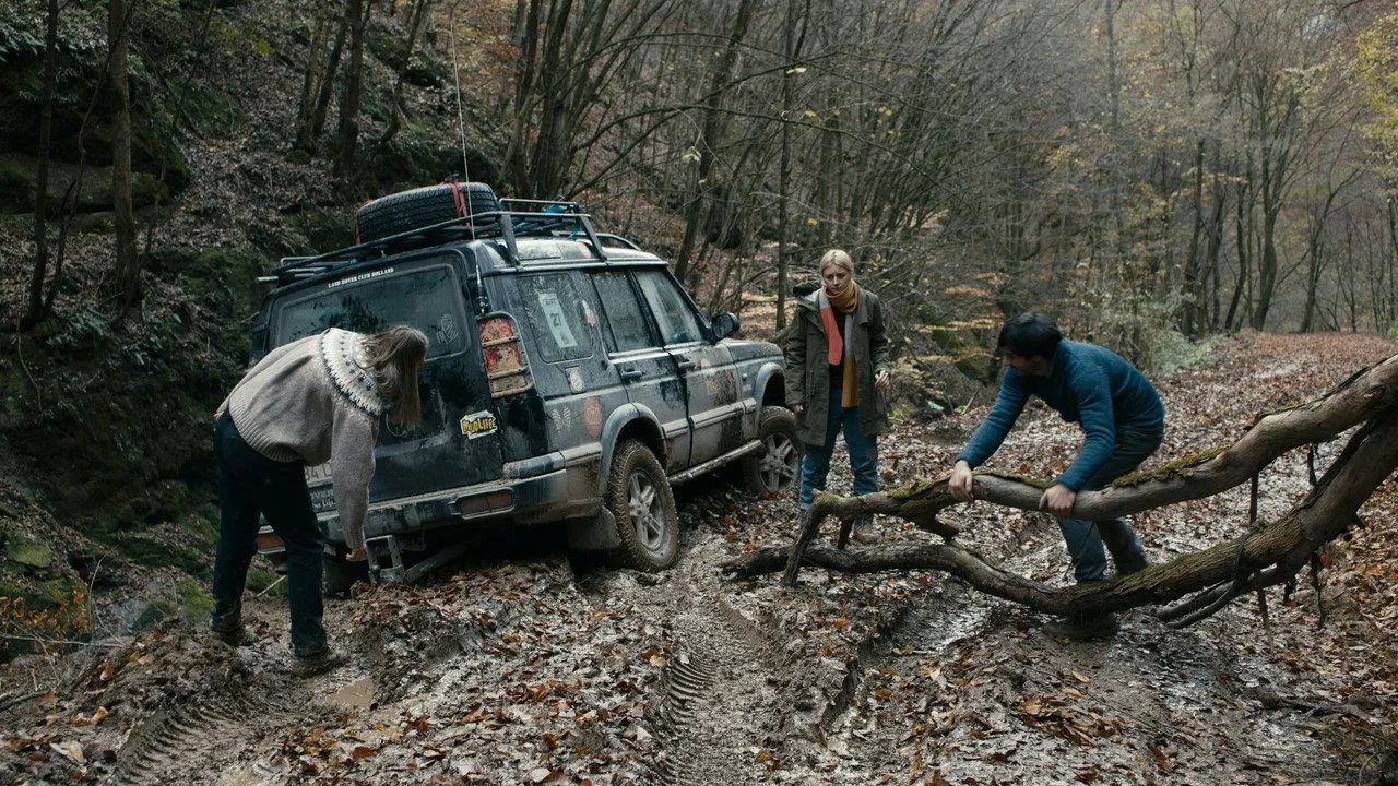 فیلم همه چیز (Întregalde 2021)