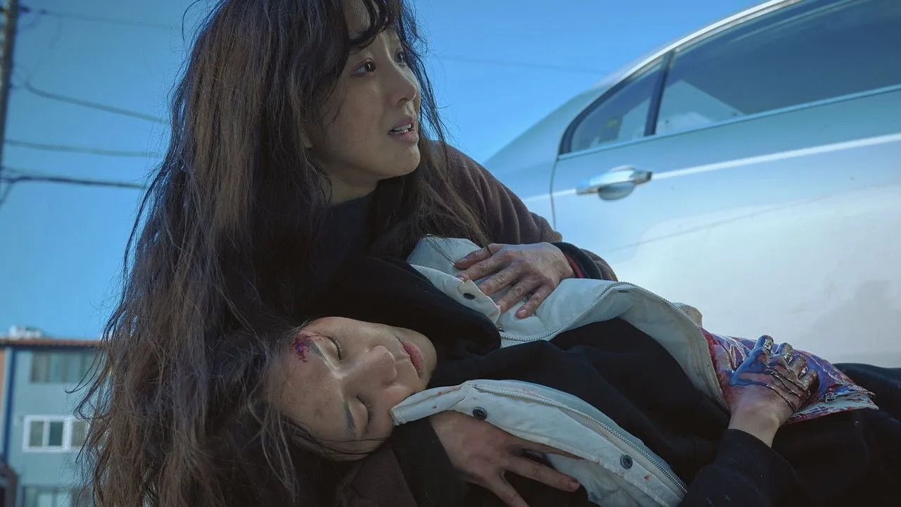 فیلم زن در ماشین سفید (The Woman in the White Car 2022)