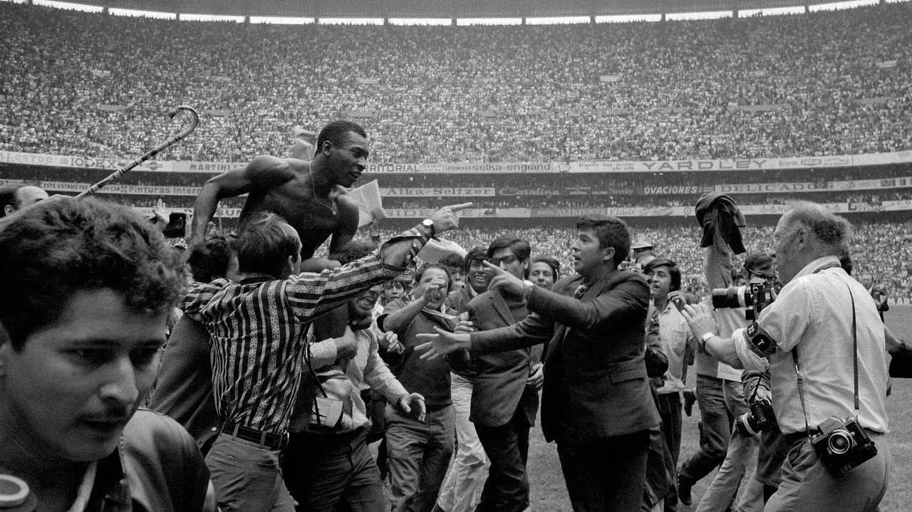 مستند پله (Pelé 2021)