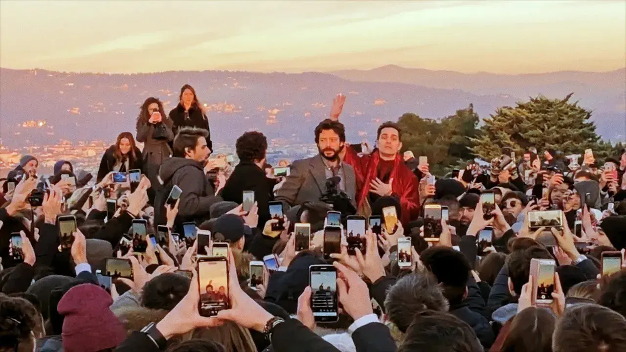 مستند پدیده خانه کاغذی (Money Heist: The Phenomenon 2020)