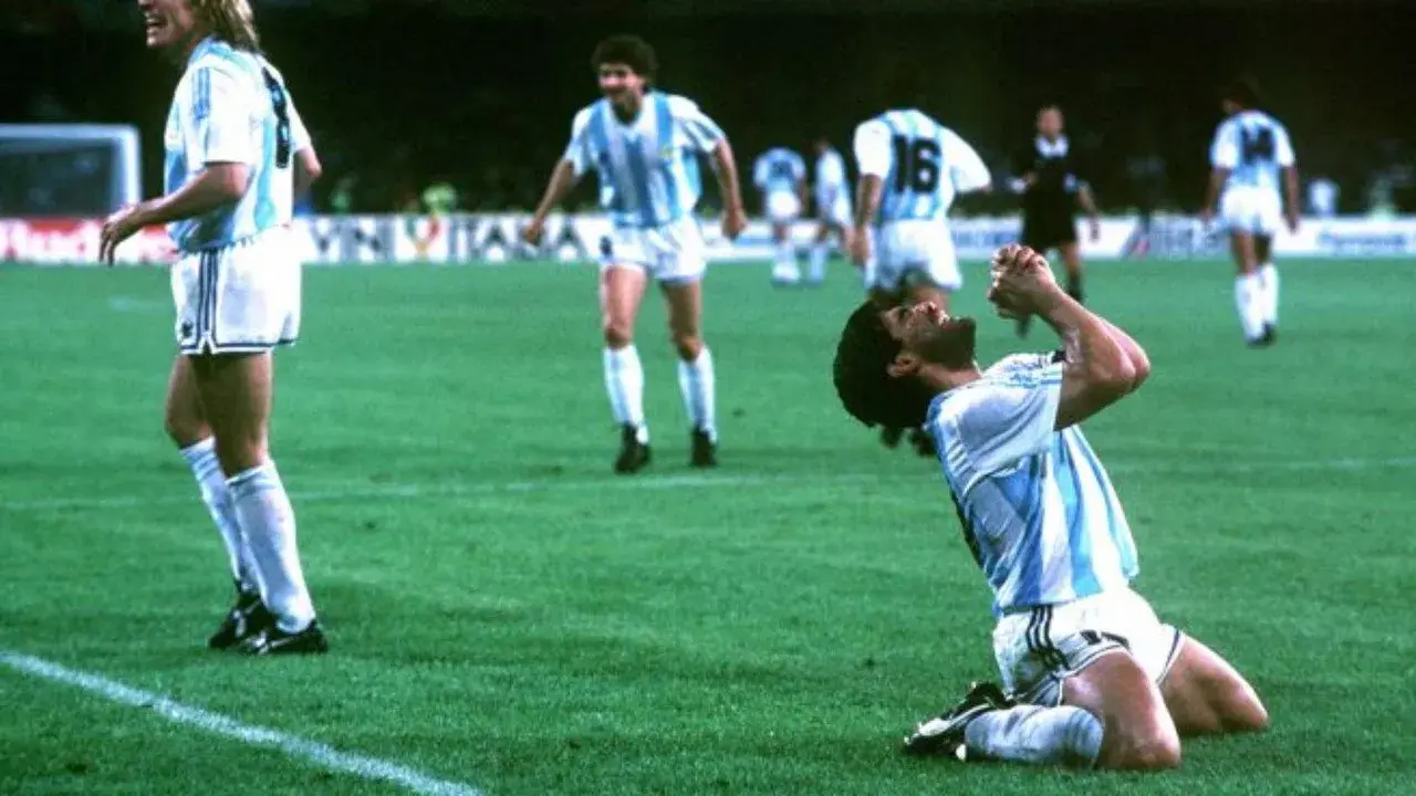 مستند چه چیزی مارادونا را کشت؟ (What Killed Maradona? 2021)