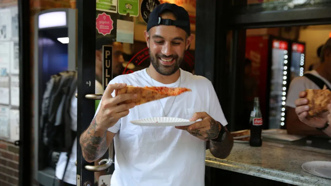 مستند سریالی پیتزا شو (The Pizza Show 2016)