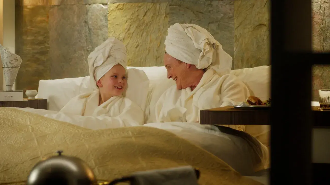 فیلم آرایشگاه رمی (Romy's Salon 2019)