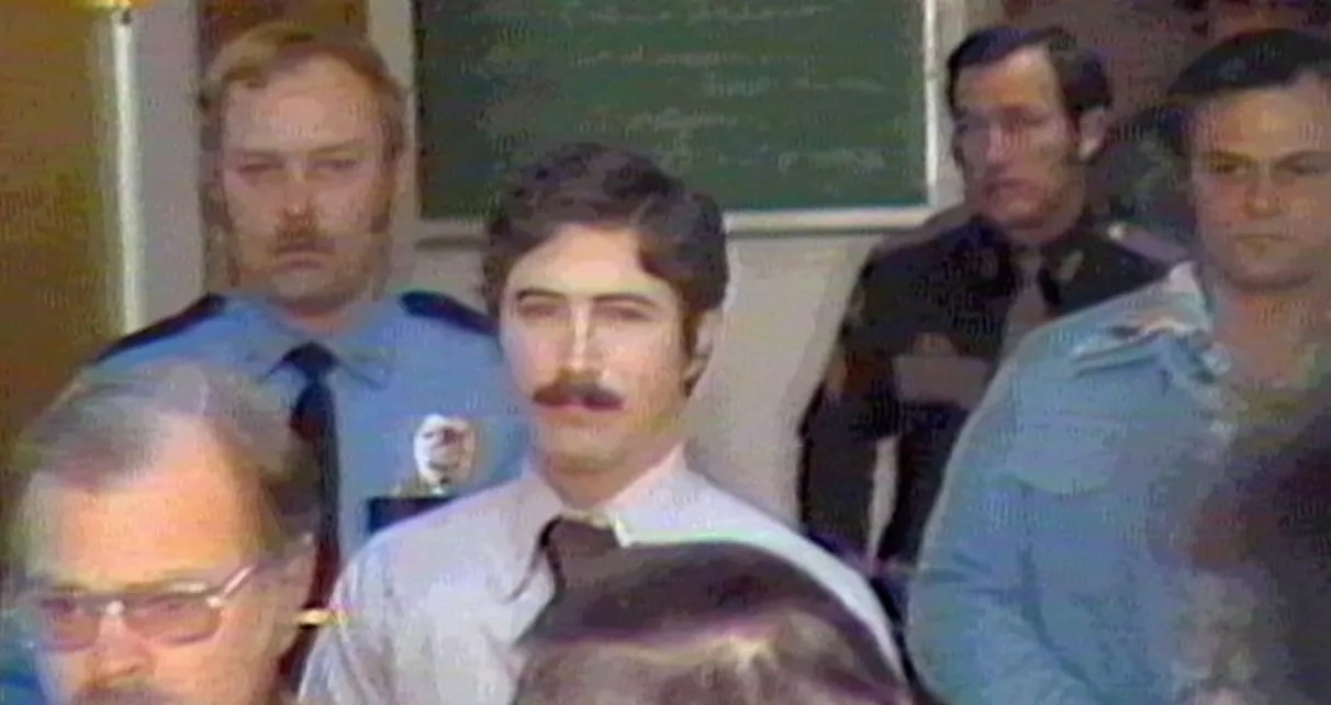 مستند قاتل هیلساید: شیطان در لباس مبدل (The Hillside Strangler: Devil in Disguise 2022)