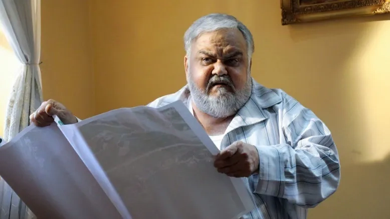 خانواده اکبر عبدی از سنگ مزار جدید این هنرمند گفتند