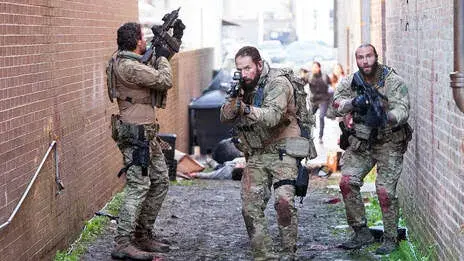 فیلم نیروی دریایی علیه زامبی‌ها (Navy Seals vs. Zombies 2015)