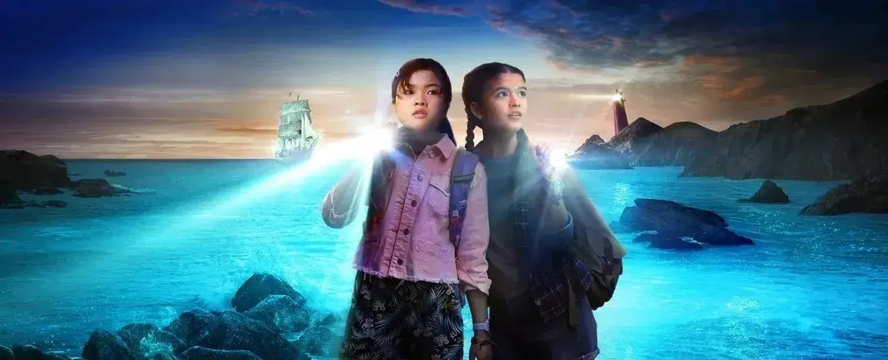 سریال دختران سرف ساید (Surfside Girls 2022)