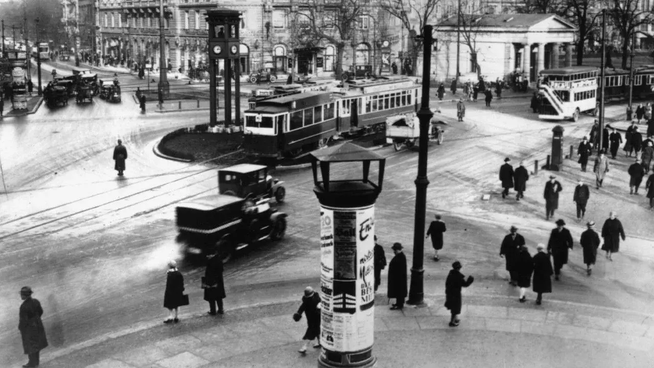 مستند برلین: سمفونی یک شهر بزرگ (Berlin: Symphony of Metropolis 1927)