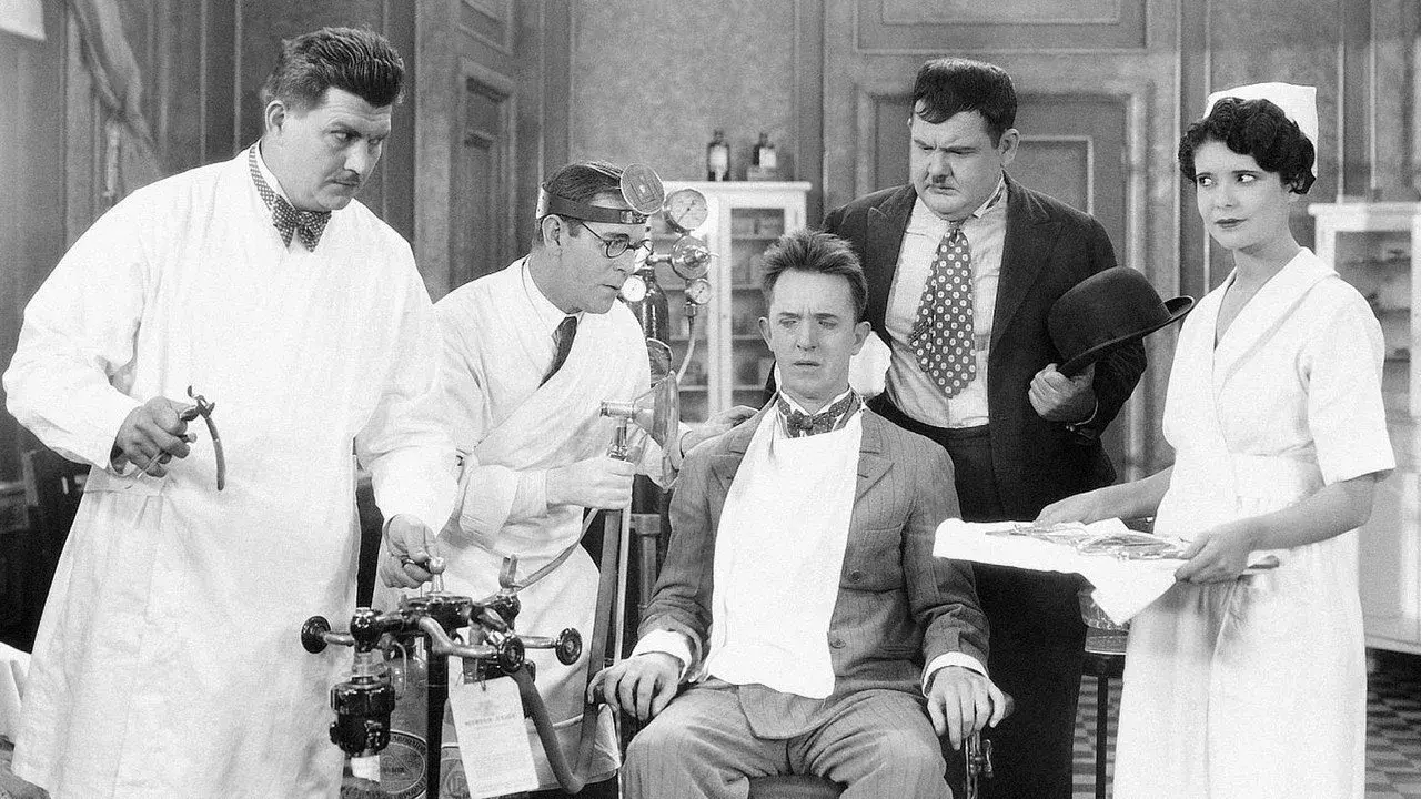 فیلم ولشون کن بخندن (Leave 'Em Laughing 1928)
