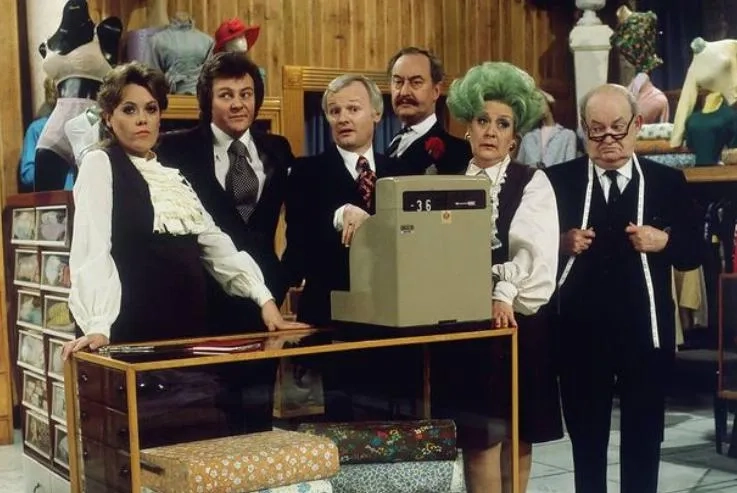 فیلم آیا به شما خدمت می کنند؟ (Are You Being Served? 1972)