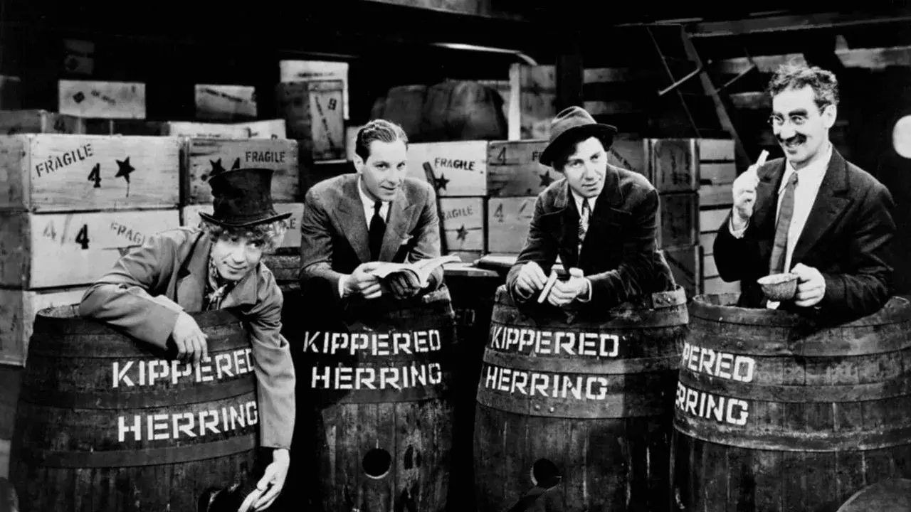 فیلم دردسرسازی (Monkey Business 1931)